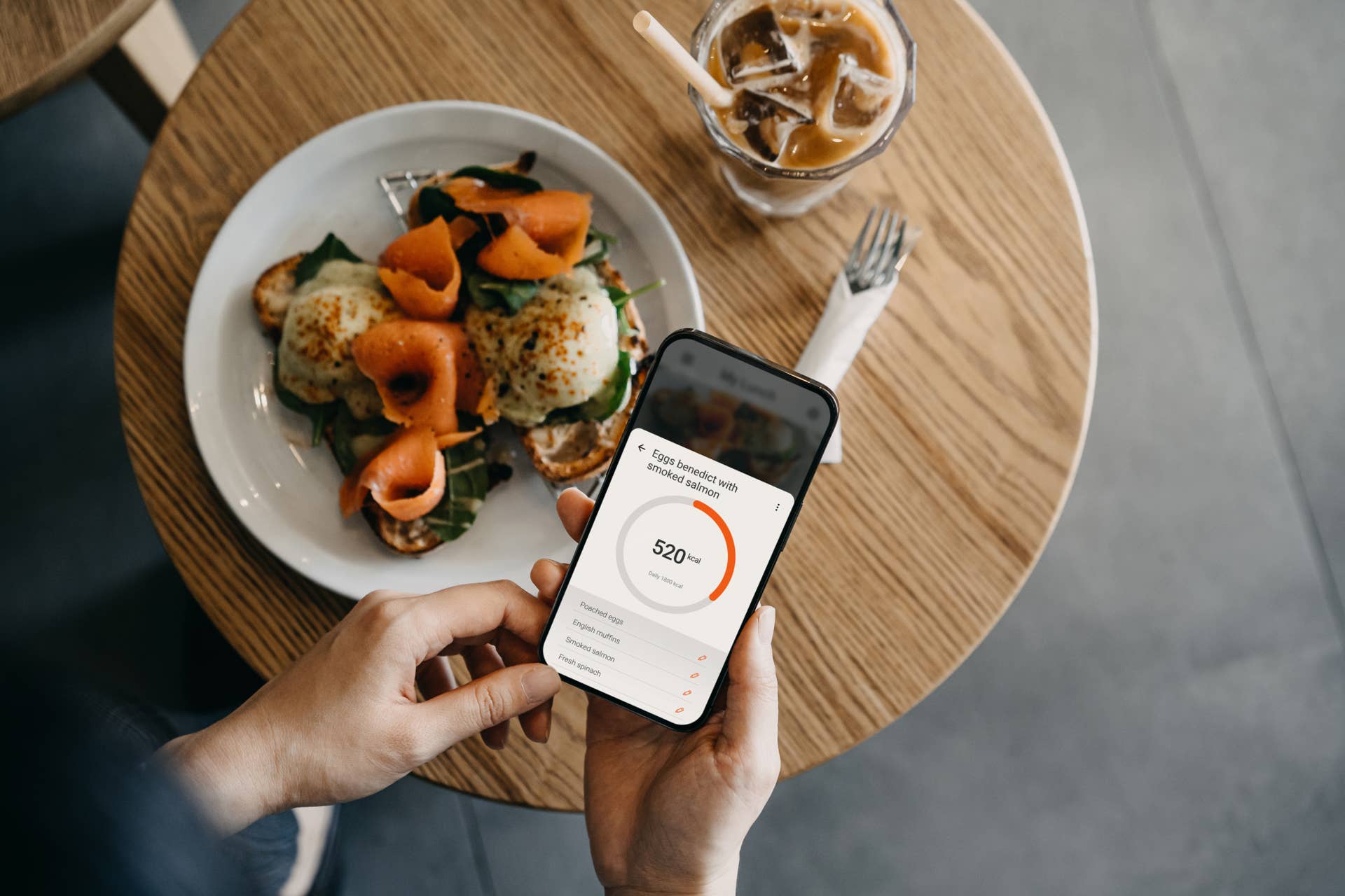 Percorso con supporto e Fit Check — monitoraggio tramite app